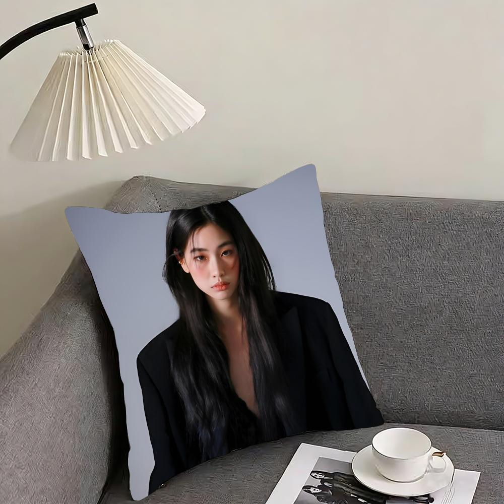 

Jung Ho - yeon Cushion Cover Reversible Plush Pillow Cover – For car, sofa, bedroom, perfect as a gift. 12x12Inch