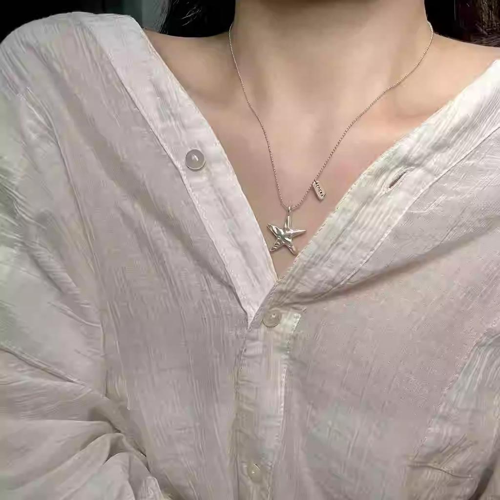 Folded starfish pendant necklace Korean light luxury high-end niche design fashion temperament versatile exquisite necklace women