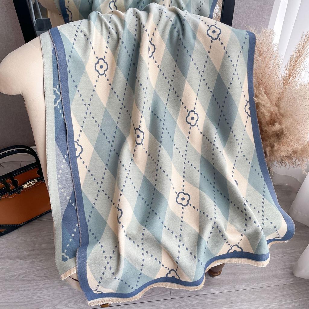 Fashion Imitation Cashmere Scarf Women'S Winter Korean Version Rhombus Flower Temperament Warm Scarf Windproof And Cold Shawl
