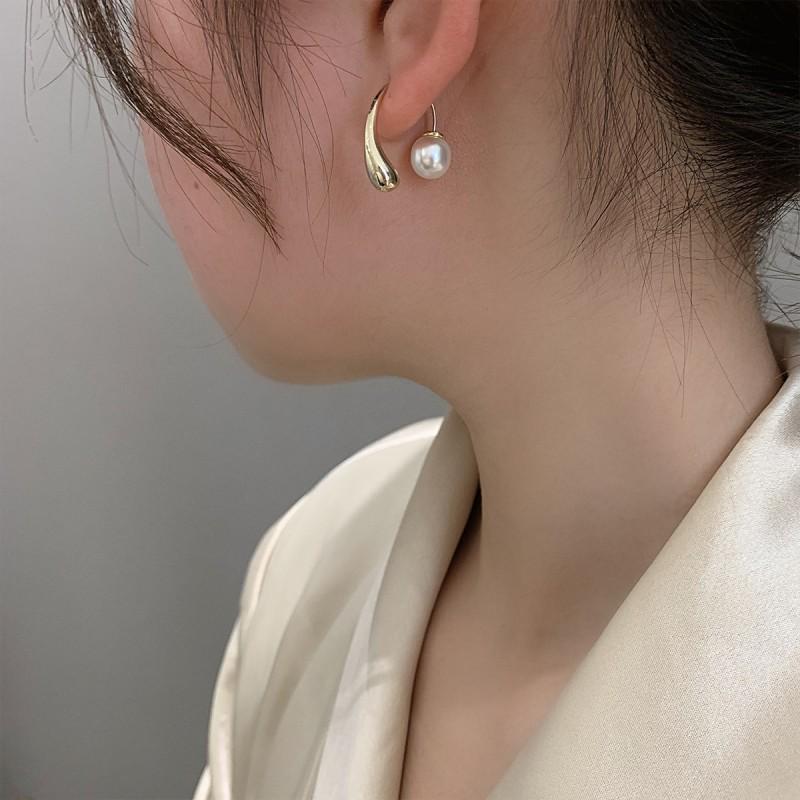 Korean Style Water Drop Pearl Stud Earrings: Fashionable, Simple, and Trendy for Women and Students