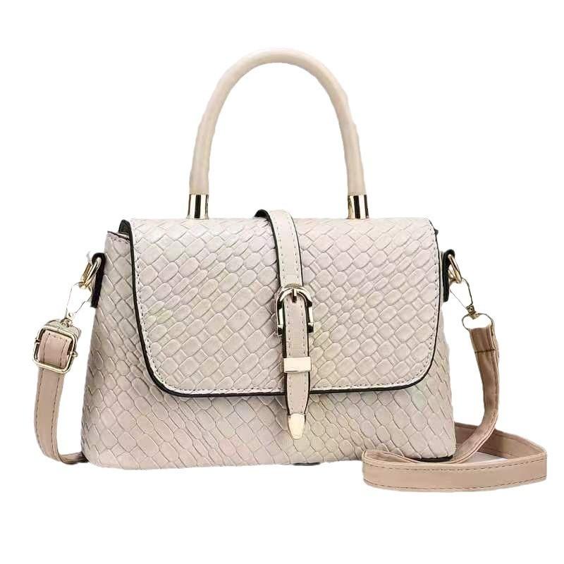 Trendy And Functional Women's Shoulder Bag With Elegant Chain Detail For Moms