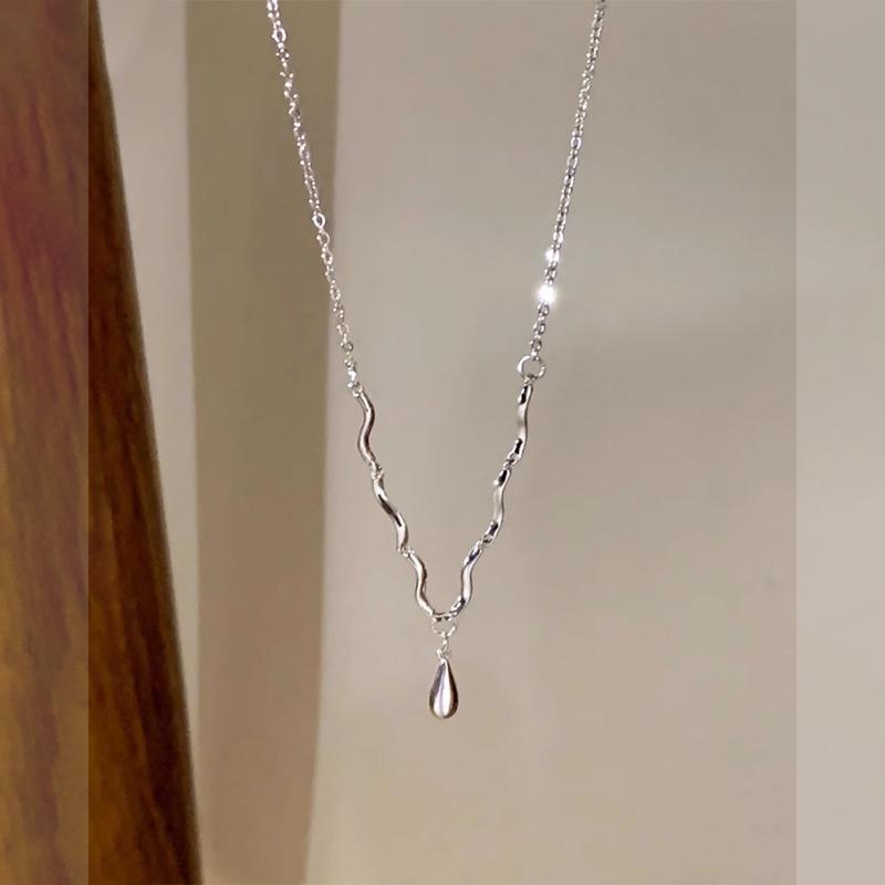 Silver Wave Water Drop Clavicle Necklace - Elegant, Trendy, Light Luxury Fashion for Women