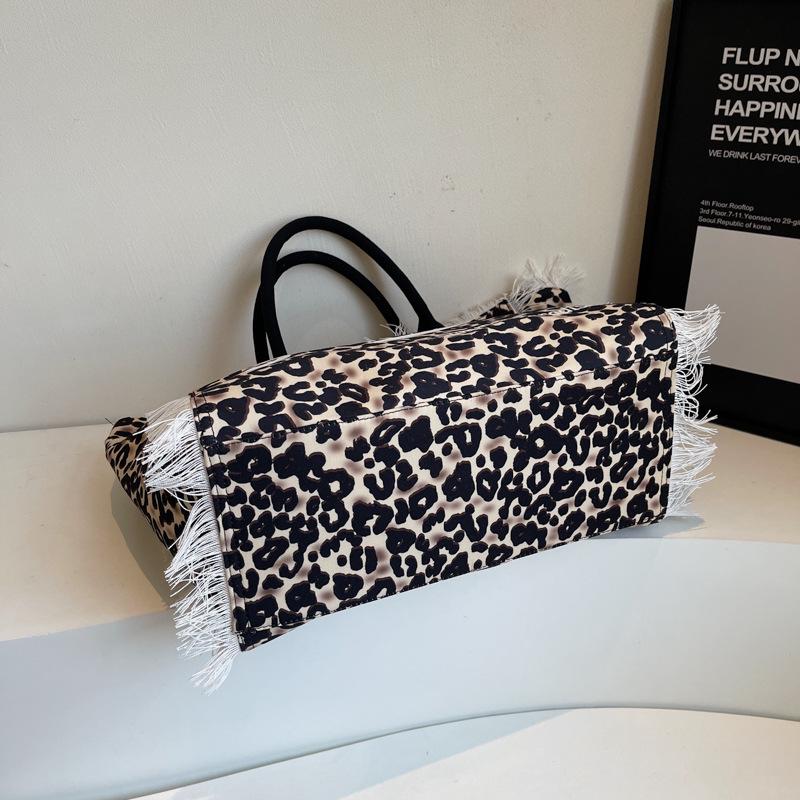 Saint Barth Damen Tragetasche aus Canvas mit Leopardenmuster und Quasten, großes Fassungsvermögen