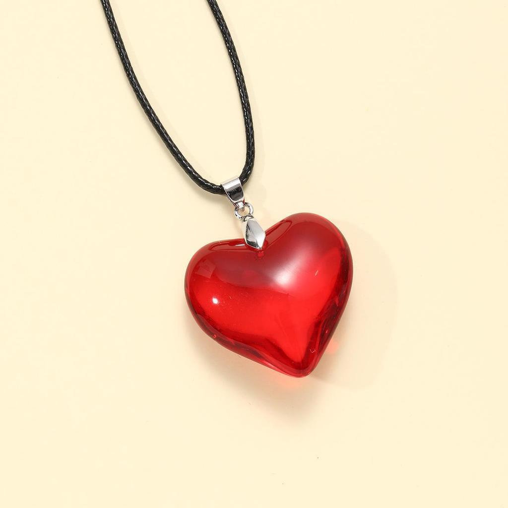 Heart Shaped Pendant Necklace For Women With Alloy Material And Punk Style