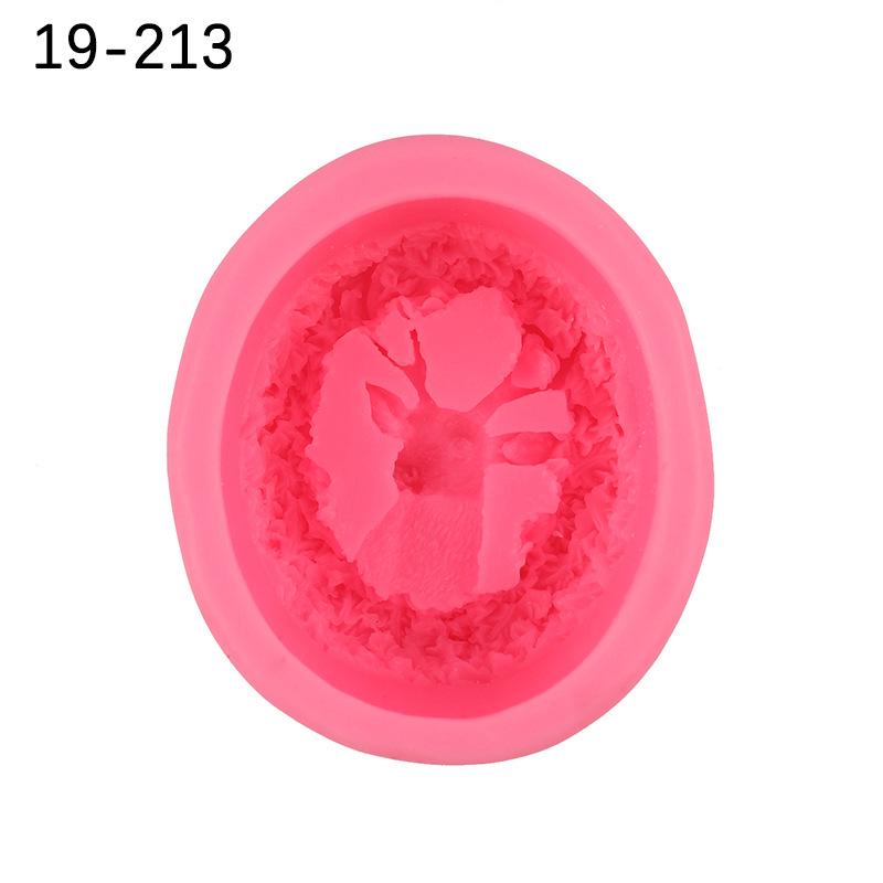 Handmade Silicone Mold for Christmas Reindeer Wreath Soap and Cake Decoration