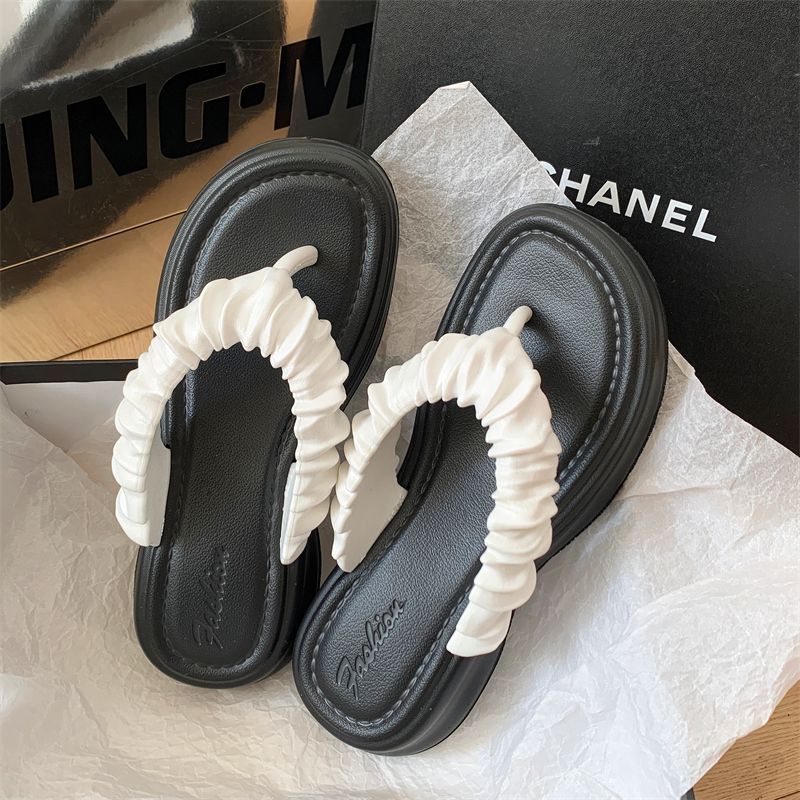 

Versatile flip-flops women wear summer new EVA stepping on shit feeling toe beach shoes women s platform shoes non-slip slippers 40-41