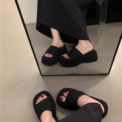 Platform Slippers Women's Summer Wear 2025 New Internet Celebrity Super Fire Cool Slippers Women's High-heeled Beach Shoes Drag