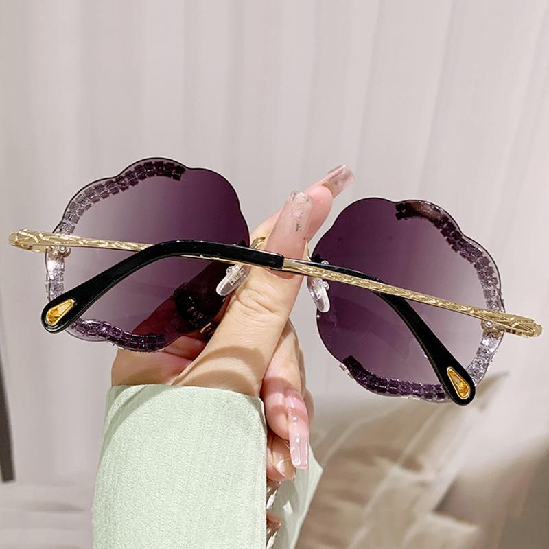 Oversized Rimless Luxury Brand Designer Diamond Flower Sunglasses Women For Female Vintage Popular Sun Glasses Punk Metal Shades