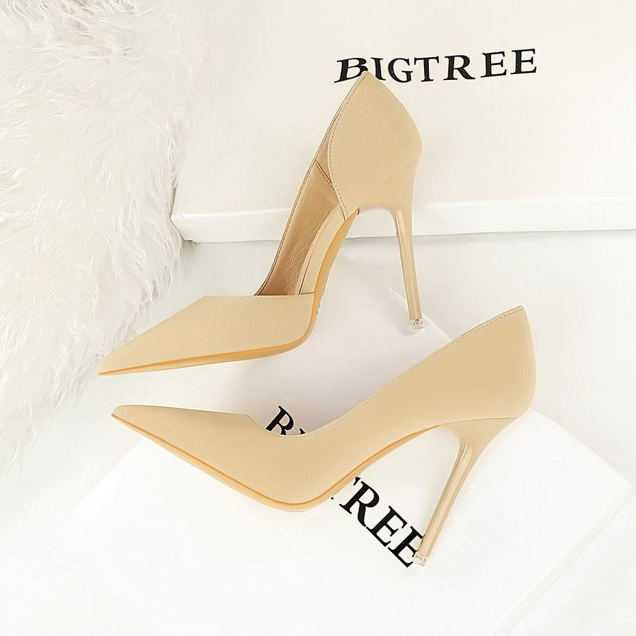 Banquet High Heels Thin Heels Shallow Mouth Pointed Toe Side Hollowed Out Retro High Heels Single Shoes