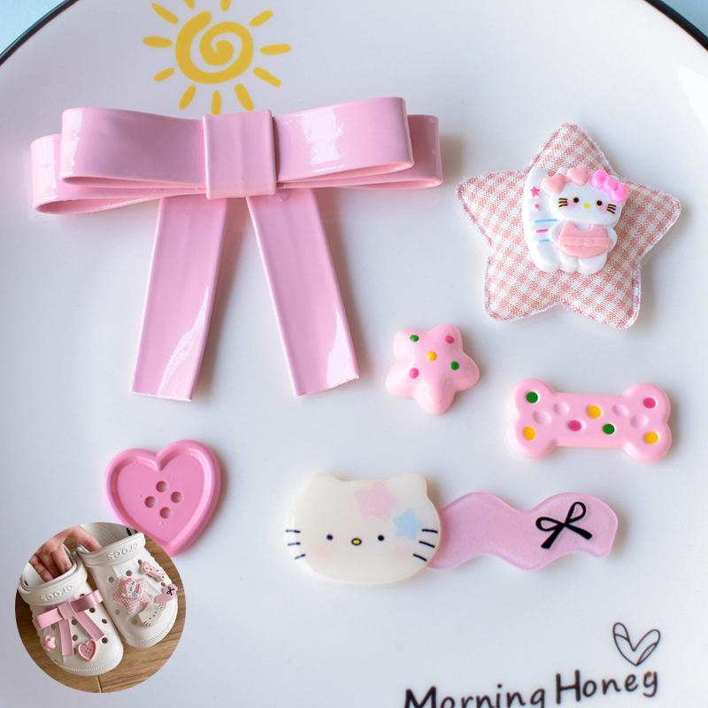 7 шт./комплект Серия Милые Мультяшные Брелоки Hello Kitty Пряжки для Обуви Аксессуары DIY Съемные Деревянные Клоги Сандалии Пряжка Декор