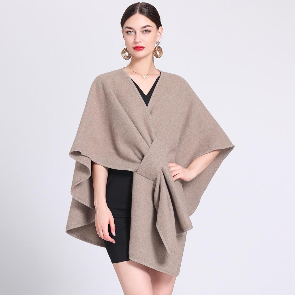 European & American Autumn/Winter Fashion Shawl Cape: Plus Size Knitted Cardigan Cloak for Women