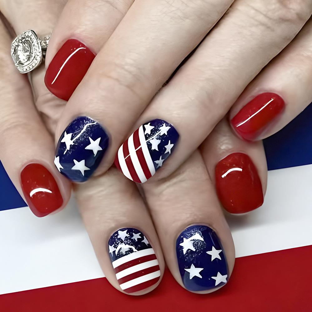 Independence Day Short Round Red & Blue Star Fake Nails Set (24 Pieces)