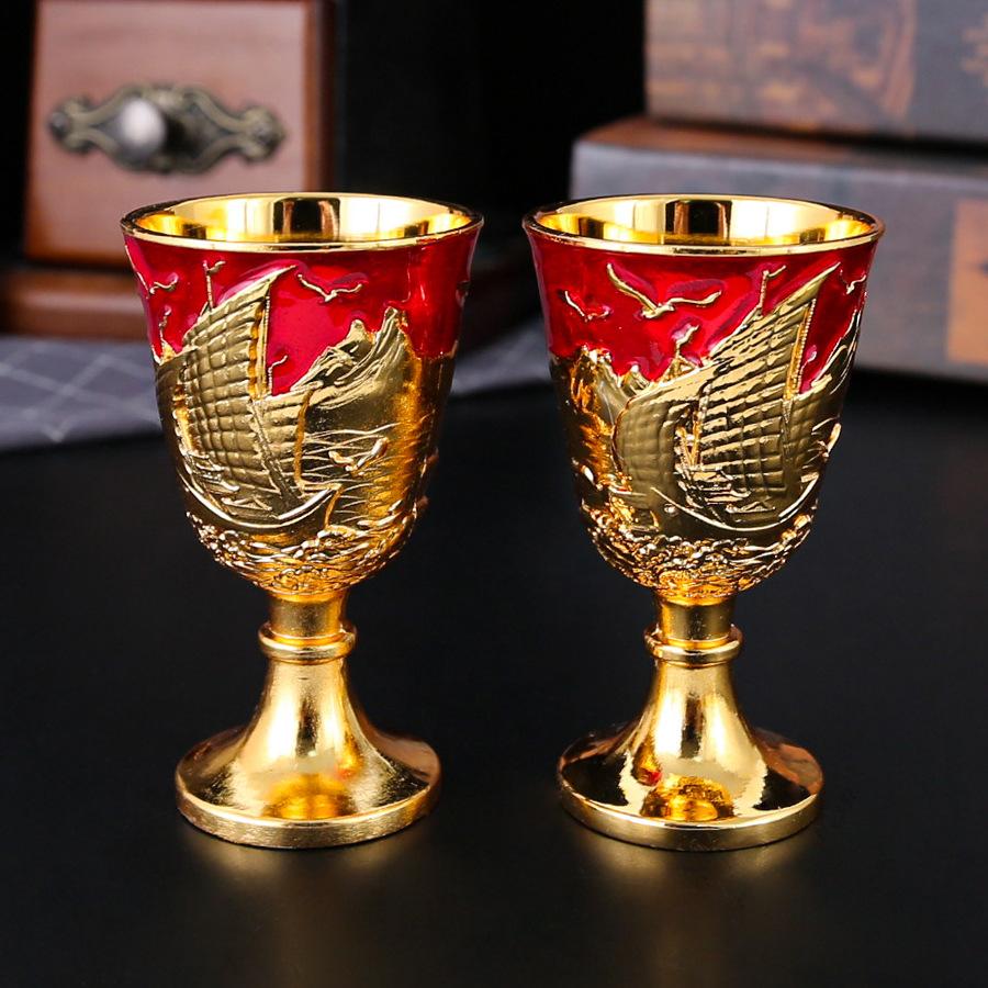 Kielich retro kubek do picia wody kubek na wodę święconą domowy kubek na jeden łyk mały kieliszek do wina szafka na wino metalowa ozdoba prezent