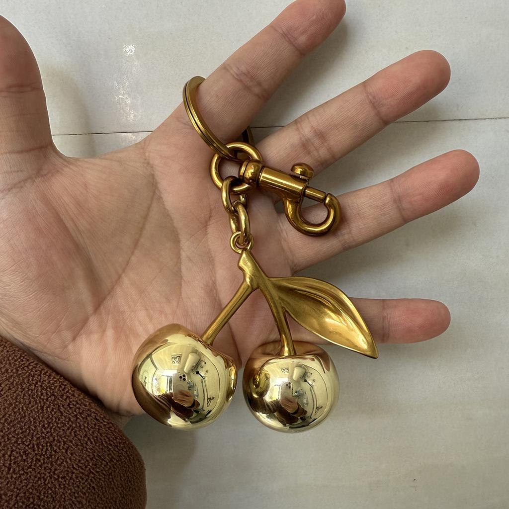 Fashion Glitter Gold Cherry Keychain Summer Fruits Cherries Pendant Keyring For Women Men Jewelry Bag Accessories Gift