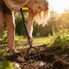 4-Zinken Gartenschaufel aus Karbonstahl zum Auflockern und Belüften des Bodens mit ergonomischem Griff