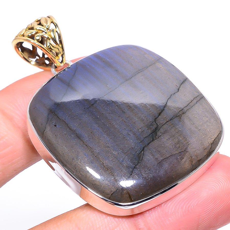 

Natural Labradorite Gemstone 925 Sterling Silver Two Tone Pendant 2.05 N4j65