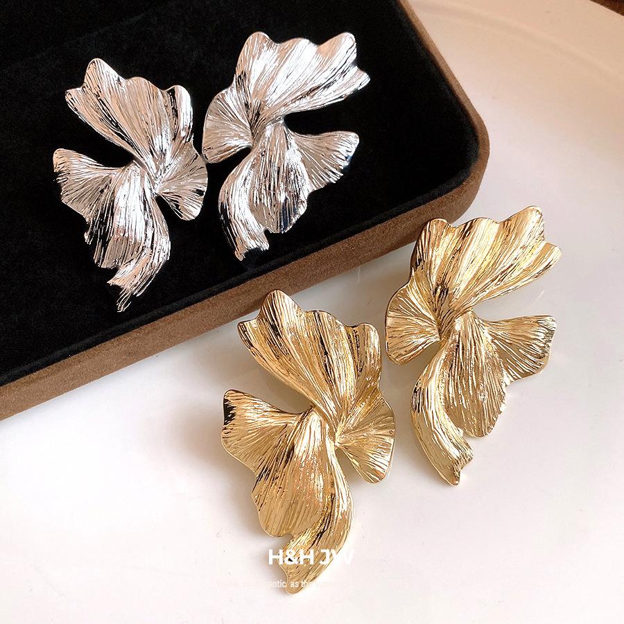 European and American Silver Needle Irregular Geometric Pattern Earrings Light Luxury High-end Stud Earrings Niche Fashion Exquisite Earrings