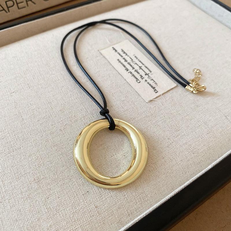 Y2K Starfish Flower Necklace: Cool, Sweet Style for Women’s Fashion