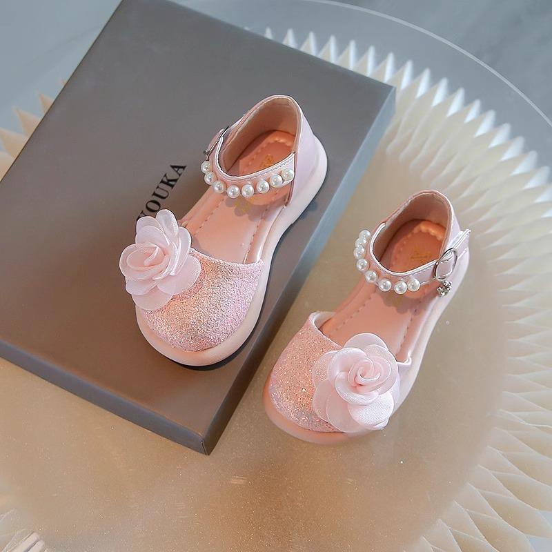 

Туфли принцессы с цветочными пайетками для девочек, новые весенне-осенние сандалии Baotou, модные туфли для девочек с жемчугом, маленькие кожаные туфли 26 розовый