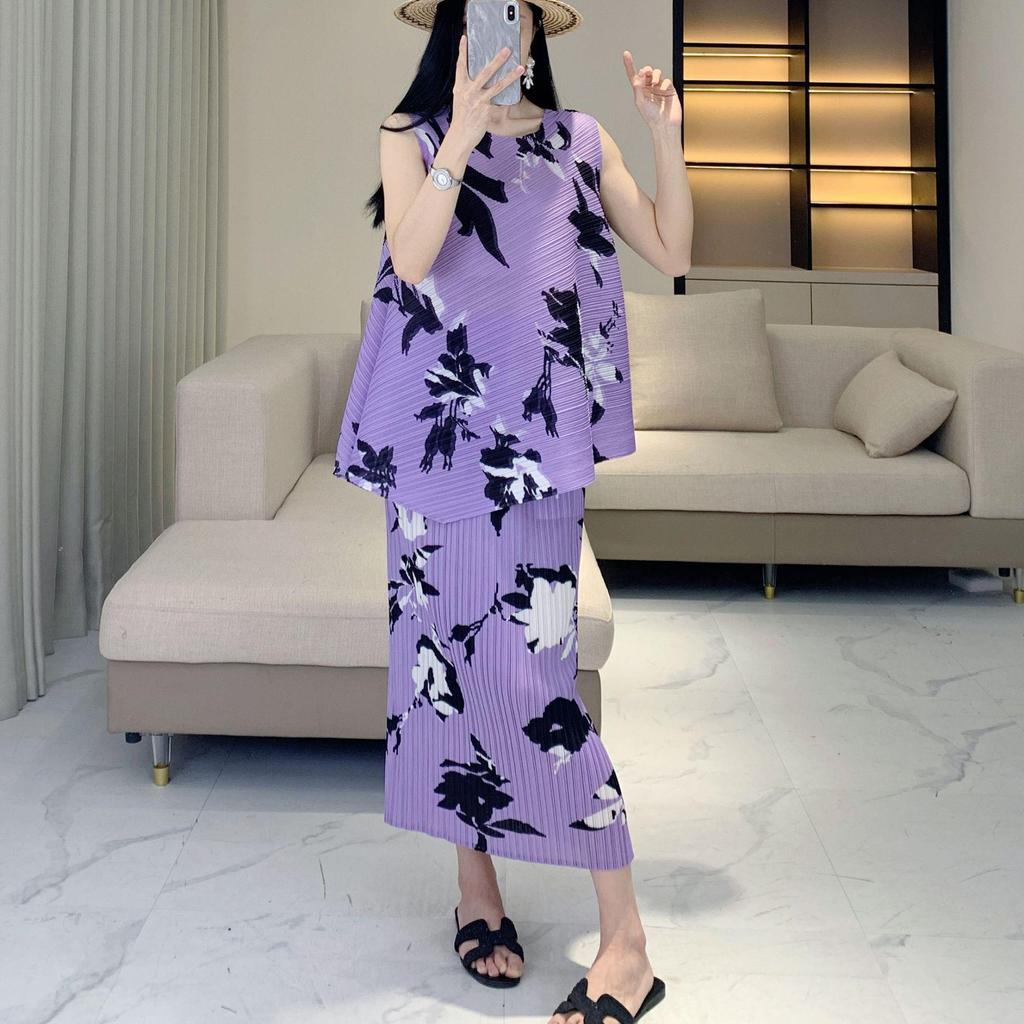 2025 Women's Elegant Floral Two-Piece: Casual Loose Top & Plus Size Midi Skirt