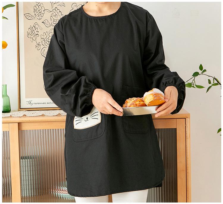 Long Sleeve Pure Cotton Cartoon Smock: Stain-Resistant Apron for Painting, Coffee Shops, and Home Kitchen Use.
