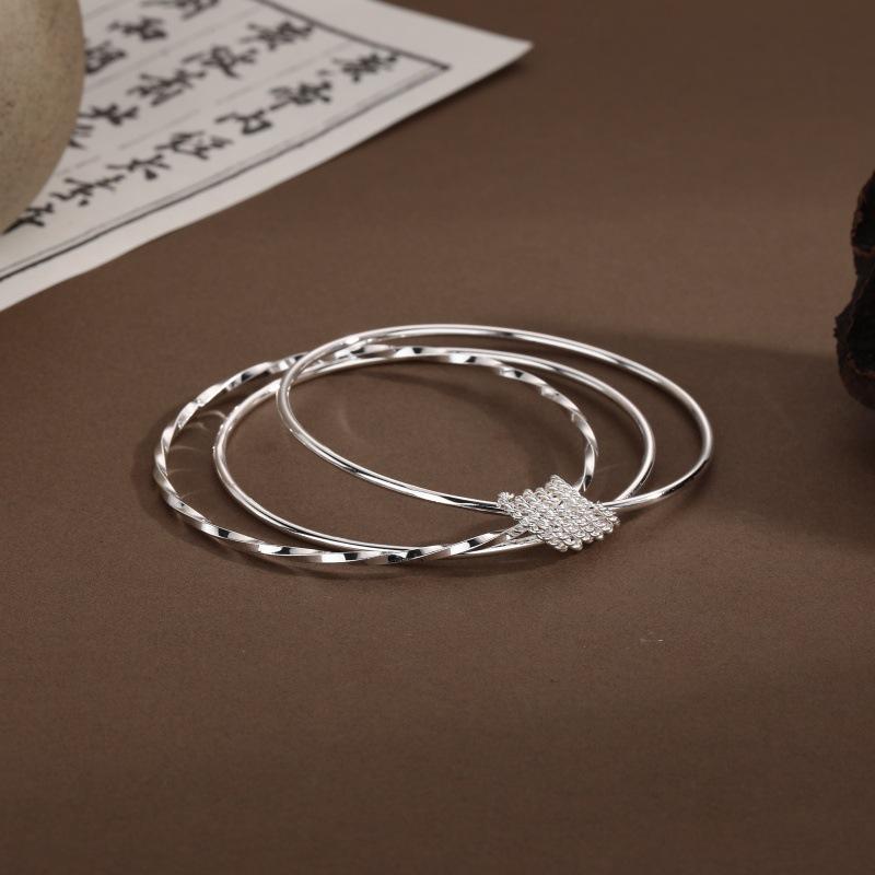 Three Lives Three Worlds Multi-Circle Bracelet: Women's Ethnic Style Bangle, Versatile High-End Fashion