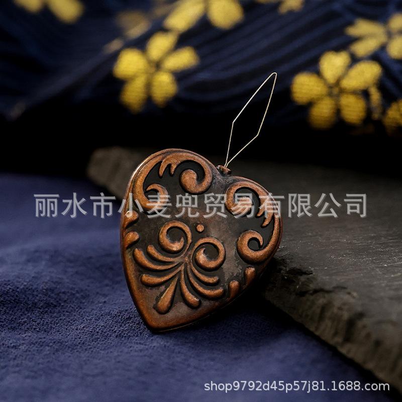 Geometric Pendant Necklace With Large And Small Squares