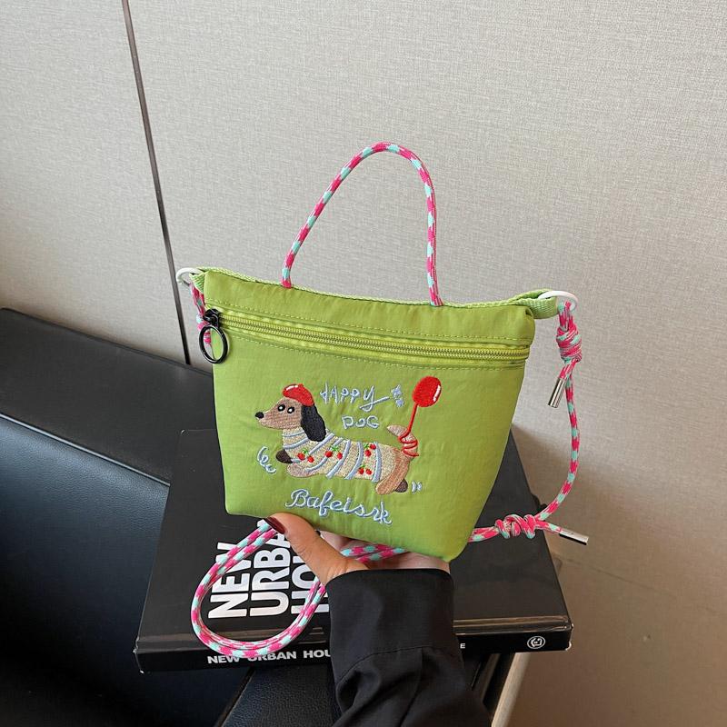 Embroidered dog handbag made of nylon for women; Japanese-style casual bag for commuting and going out; versatile single shoulde