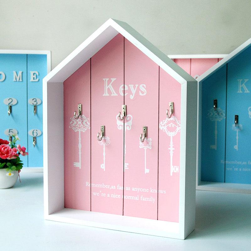 

Настенный органайзер в форме деревянного домика, ящик для хранения ключей с 5 крючками, держатель для ключей в деревенском стиле, украшение для дома розовый