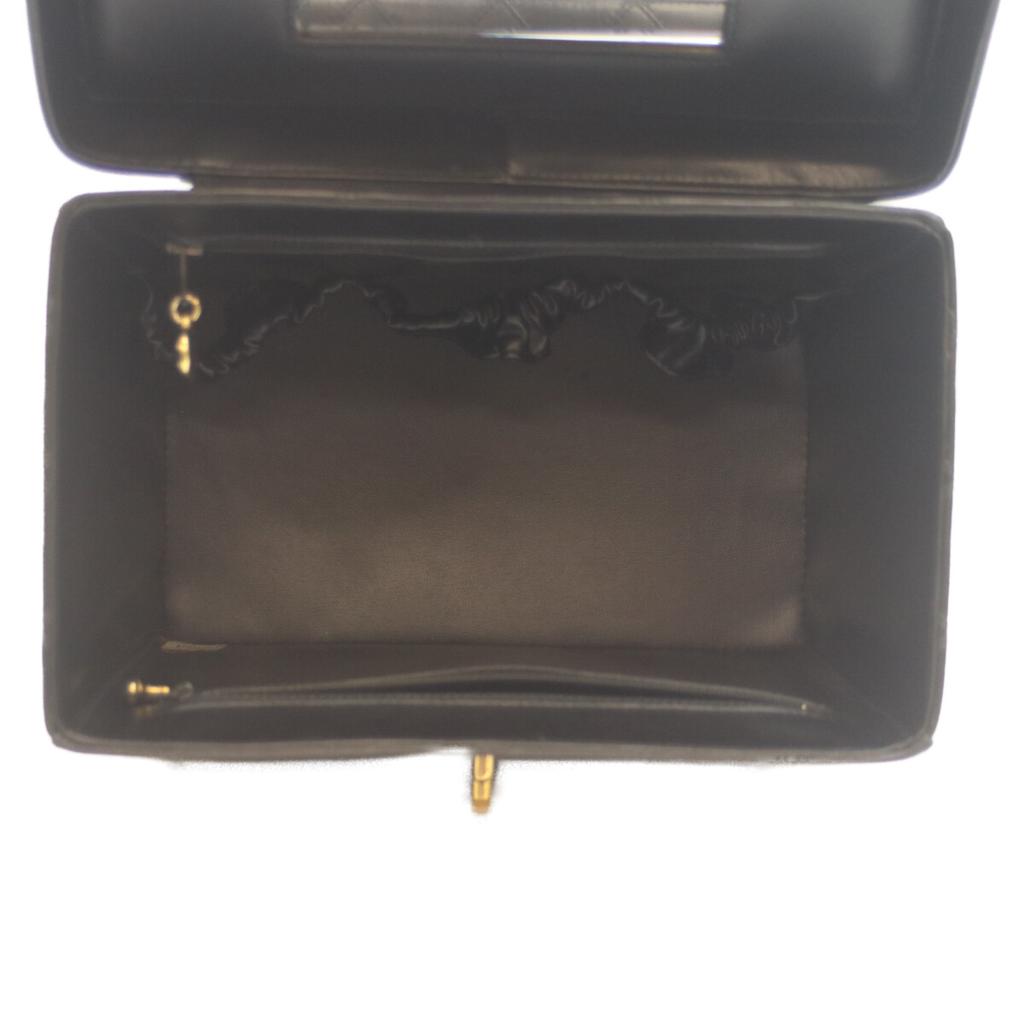 CHANEL No. 5 Black Bicolor Lamb GHardware 2-Way Vanity Shoulder bag blackUsed