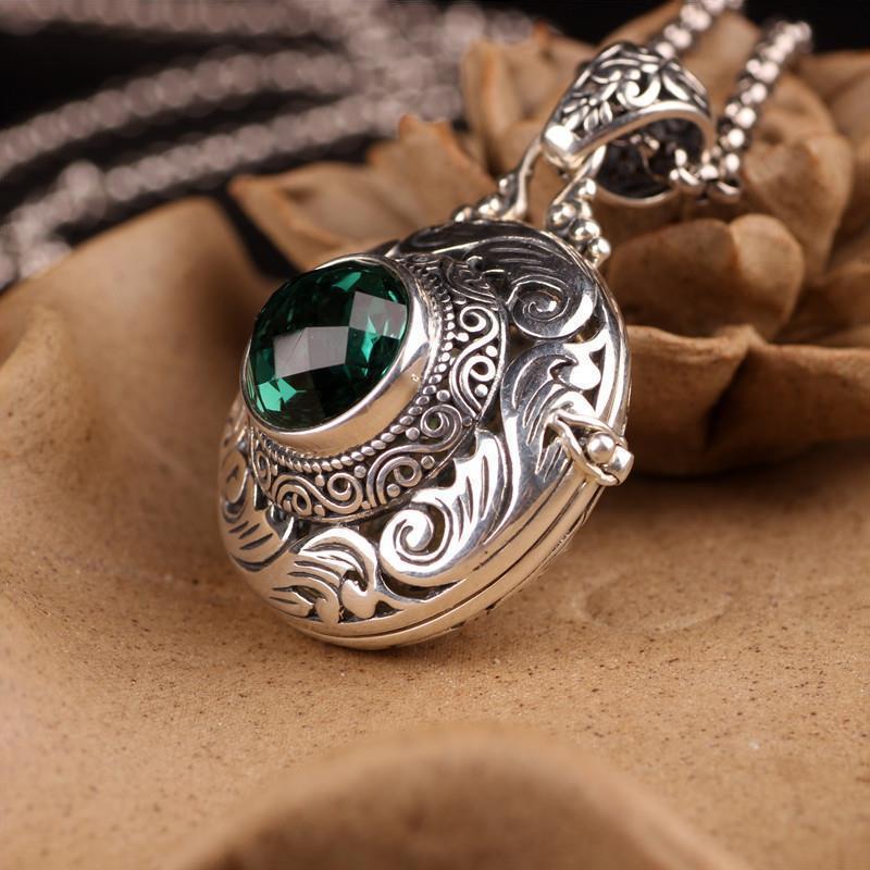 1 Piece Women'S Trendy Jewelry Retro Gawu Box Pendant Can Open Photo Box Sachet Necklace Commemorative Gift