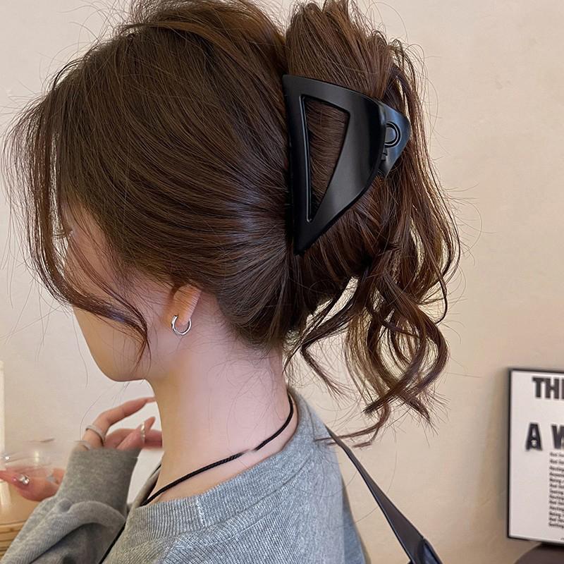 

Acrylic Triangle Hair Claw For Women Girls Fashion Elegant Geometric Shark Clip Simple Hairpins Headwear Hair Accessories A6