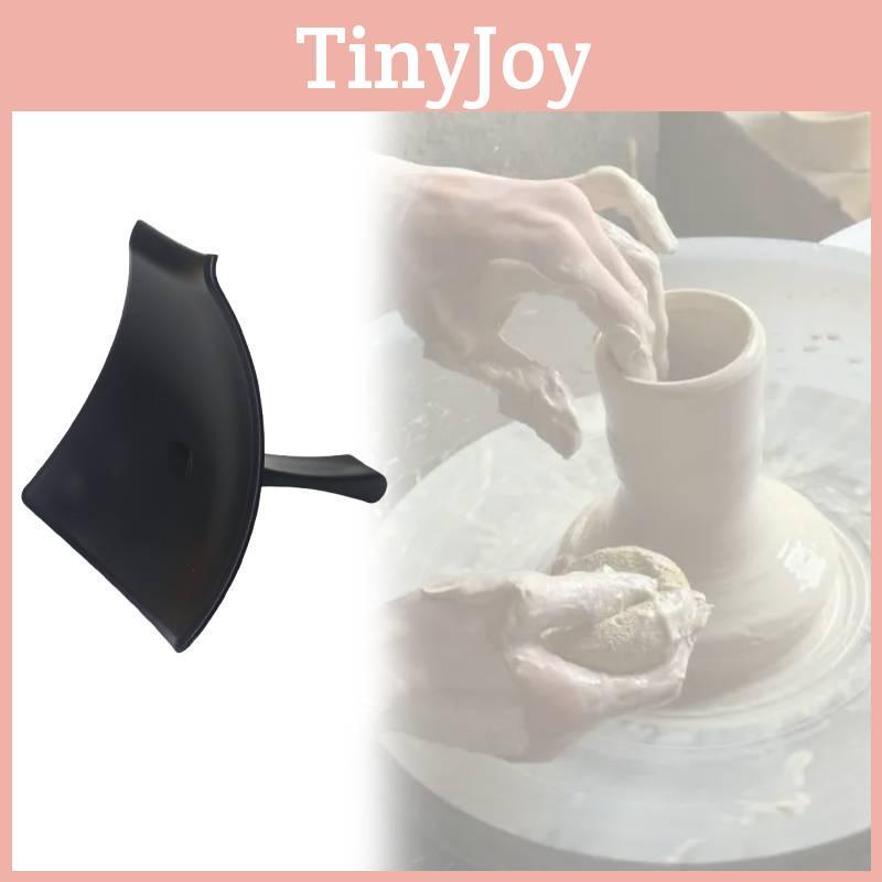 Zentrierhilfe aus Ton für das Drehen auf der Töpferscheibe im Stil moderner Kunst für Töpferbegeisterte