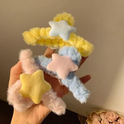 Cute Plush Dopamine Star Grab Clip Autumn and Winter Fluffy Hairpin Shark Clip Large Hairpin Simple Hair Accessories