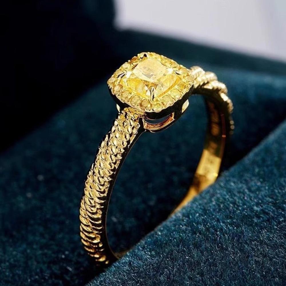 

Square Sugar Gold Plated Twisted Band Yellow Diamond Cubic Zirconia Super Sparkling High End Women Jewelry Gift Adjustable золотой