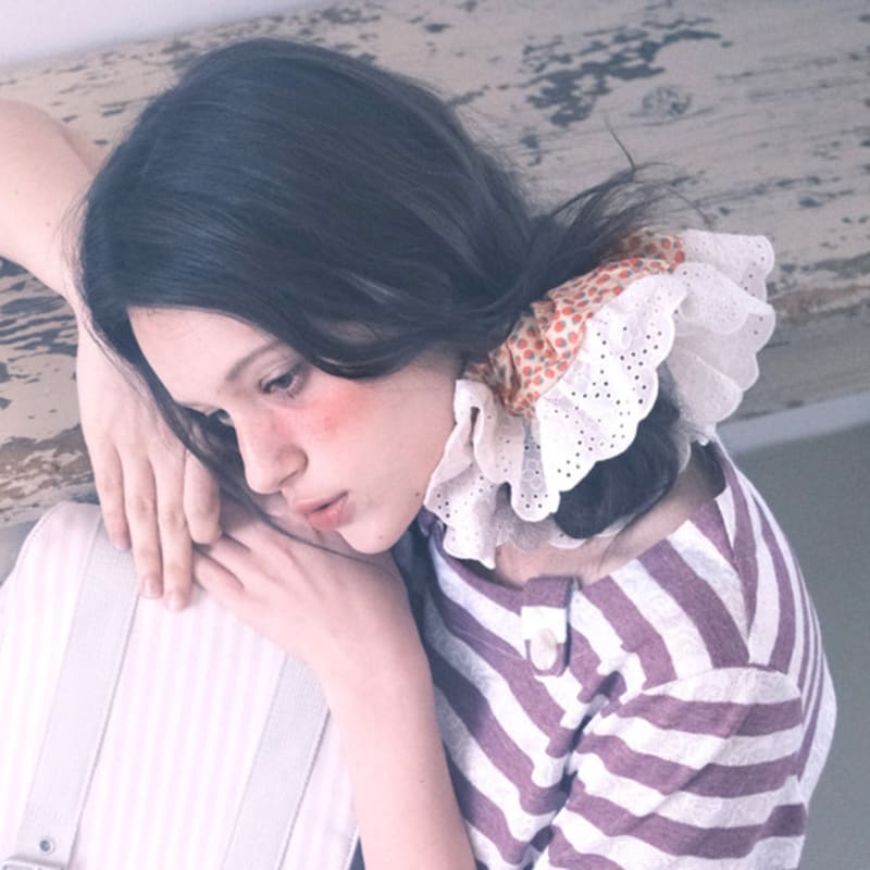 cozing Lace scrunchie_strawberry