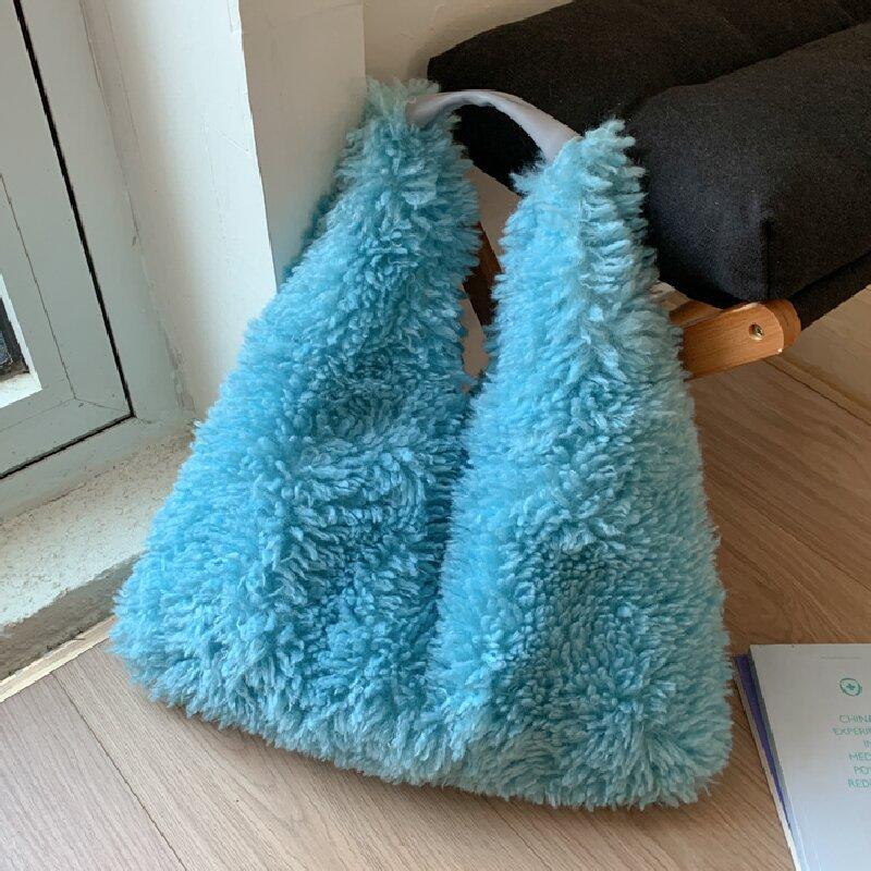 Autumn and winter new large-capacity plush bag women's versatile solid color shoulder bag commuter bag