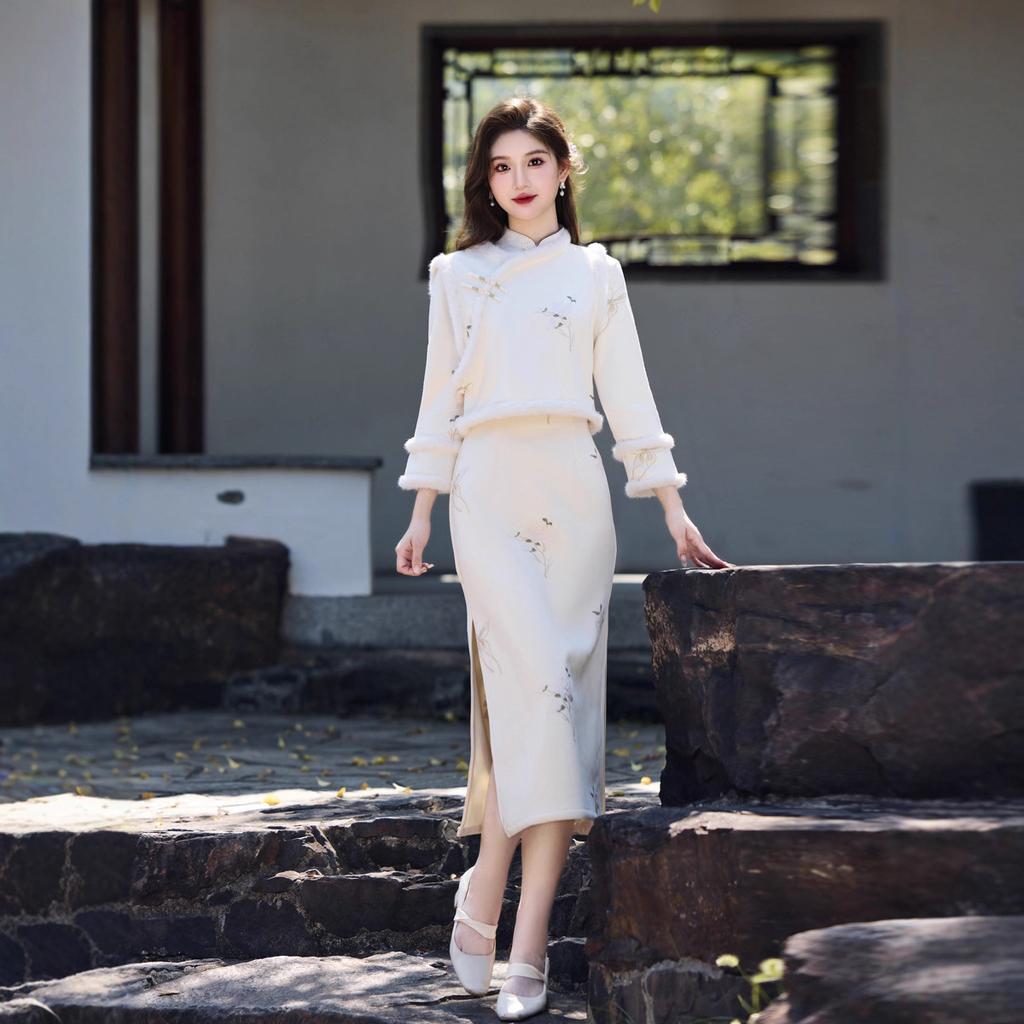 Beibai Lady Fan Embroidered Suede Cheongsam New Winter Warm Plush Collar New Chinese Style Two-piece Set