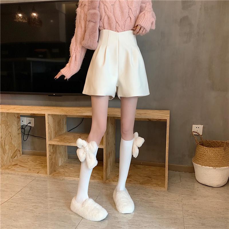 Women's Black Woolen A-line Wide-leg Plus Size High-waist Slimming Bootcut Casual Shorts