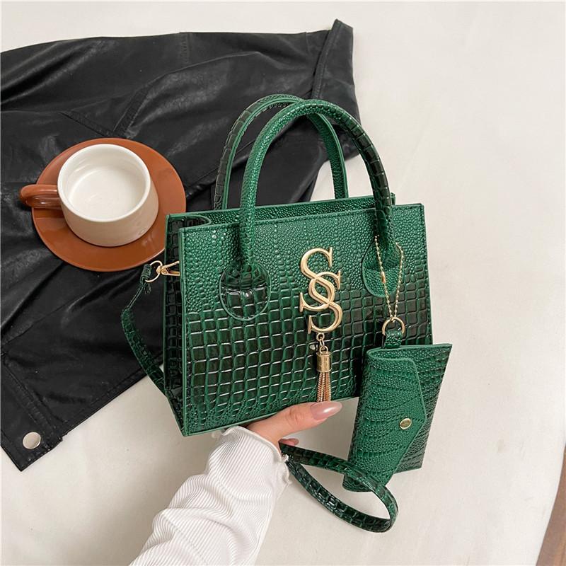2025 summer trend new women's bags fashionable foreign style shoulder messenger high value versatile commuter handbag bag