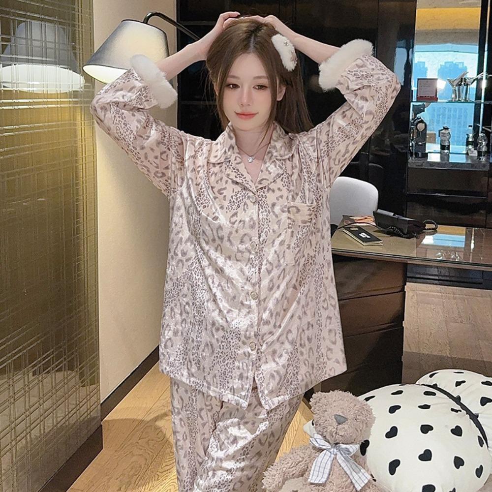 Women Golden Velvet Pajama Set Autumn Winter Warm Luxury Leopard Furry Cuff Lapel Cardigan Loungewear Diamond Velvet Home Outfit