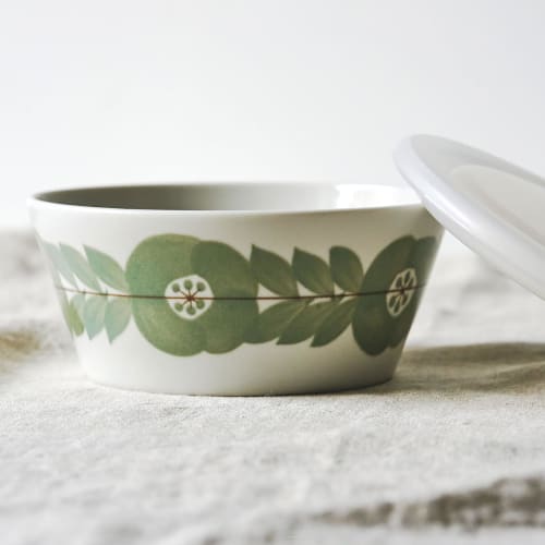 Aito Seisakusho "Blossom" 3-Piece Storage Container Set with Lid, Small Bowl, and Blue Flower Design. Navy, Blue/Green/Gray. Mino Ware. Dishwasher and