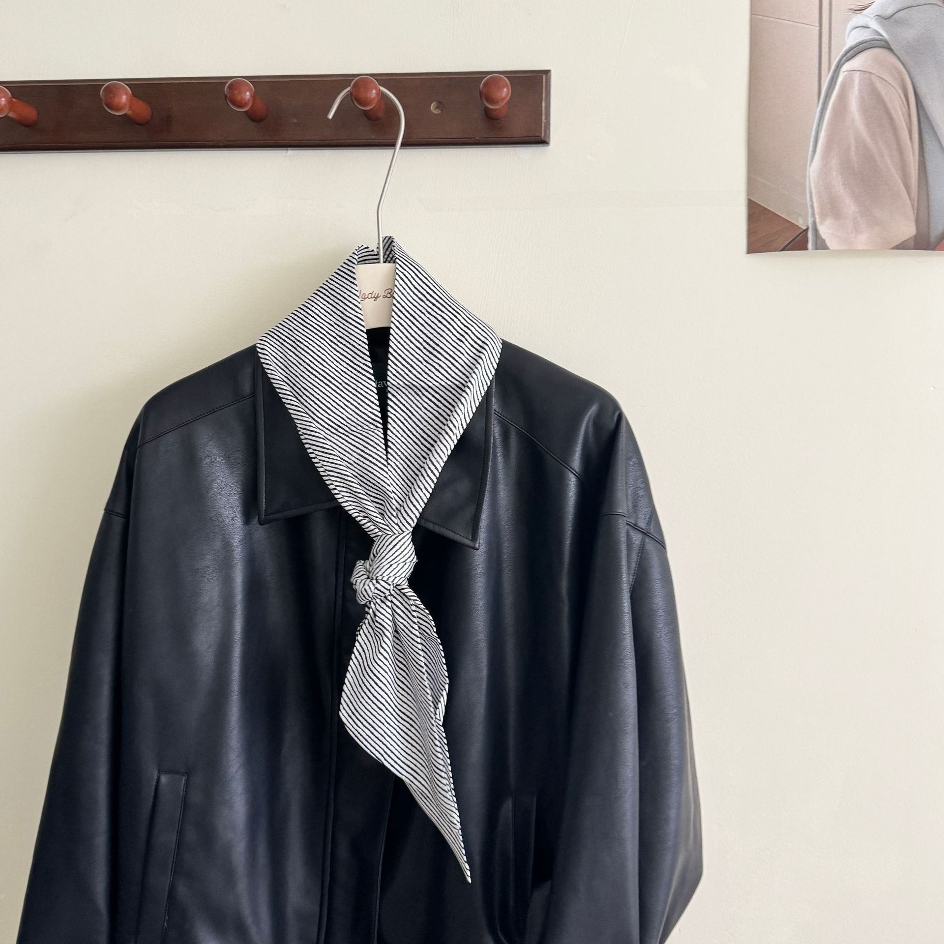 

Весна и лето Простой и универсальный модный тонкий стиль французский соответствующий артефакт длинный шелковый шарф маленькая лента повязка на голову галстук сумка шарф One Size