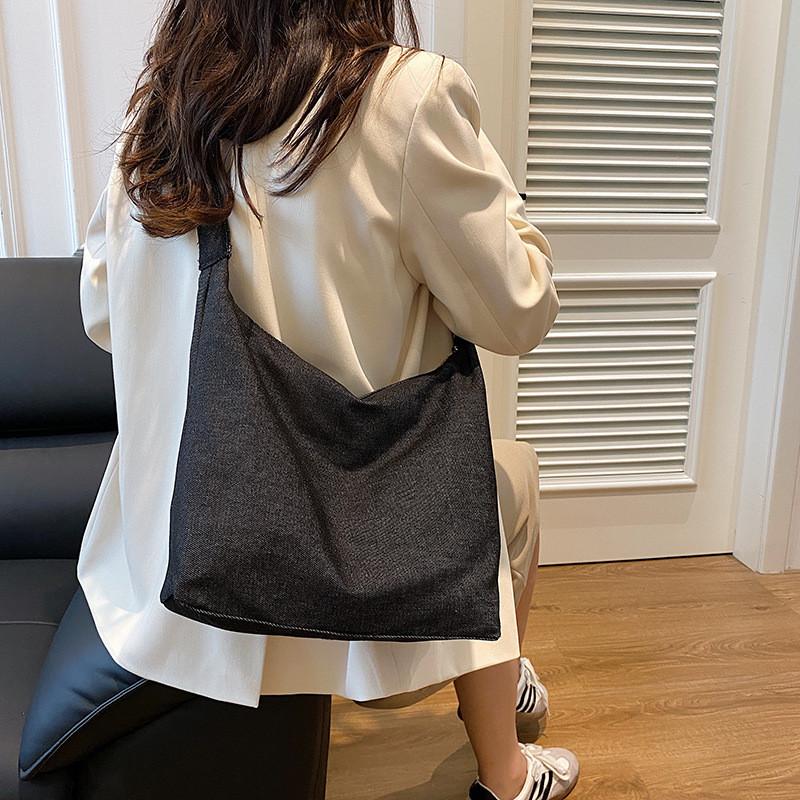 Fashionable Ins Inspired Women's Crossbody Bag Spacious Trendy Tote For Fall