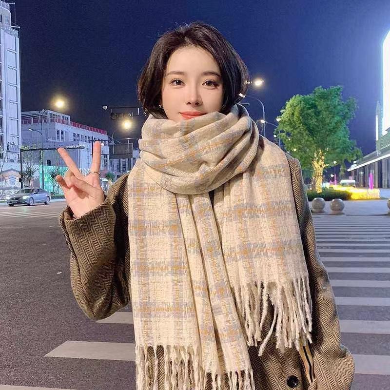 Maillard color scarf Warm thickened scarf Women's winter white versatile high-end shawl