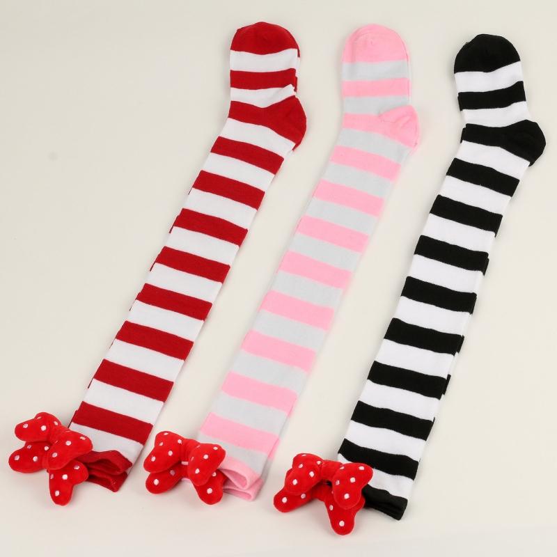 Calze lunghe da donna carine con fiocco 3D sopra il ginocchio, stampa a righe festive di Natale, calze alte sulla coscia con cartoni animati, calzetteria da festa