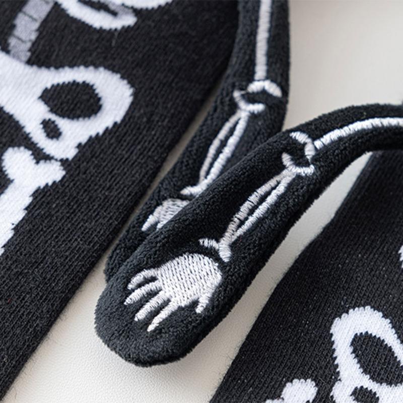 Creative Embroidery Skeleton Hand Design Cotton Halloween Ankle Socks Unisex Comfortable Casual Wear Party Accessory