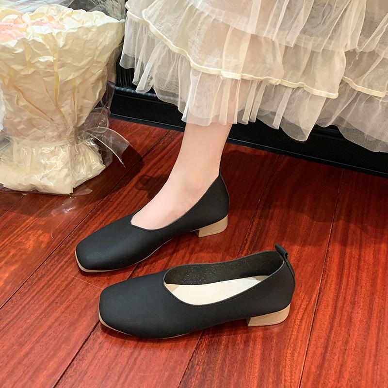 Fashion Plus Size New Popular Women Flats Slip on Flat Shoes Candy Color Woman Boat Shoes Black Loafers Faux Suede Ladies Ballet Flats
