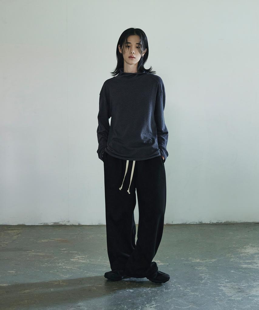 Seukeulaeteulpigsel Winded Loose Mock Neck Long Sleeve [Charcoal]