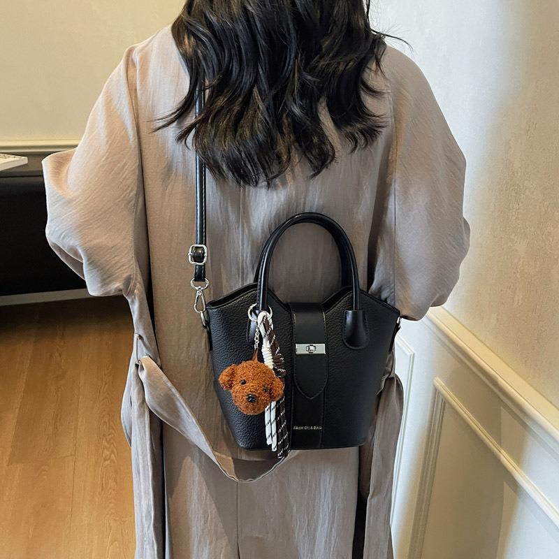 Premium Retro Handbag Bag Women's New Niche Design Versatile Shoulder Messenger Bag Bucket Bag